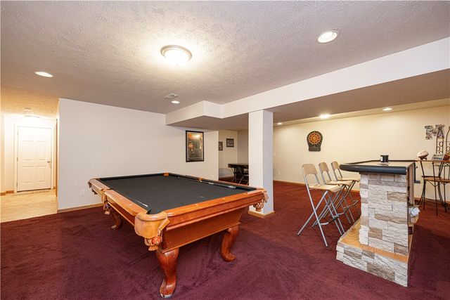 111 Naughton Cir, Forward Twp, PA 16033