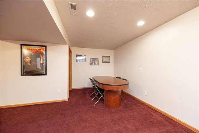 111 Naughton Cir, Forward Twp, PA 16033