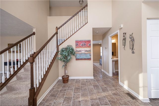 111 Naughton Cir, Forward Twp, PA 16033