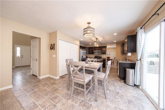 111 Naughton Cir, Forward Twp, PA 16033