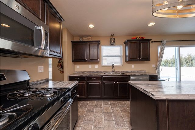 111 Naughton Cir, Forward Twp, PA 16033