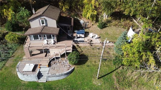 266 Bay Front Ln S, Irondequoit, NY 14609