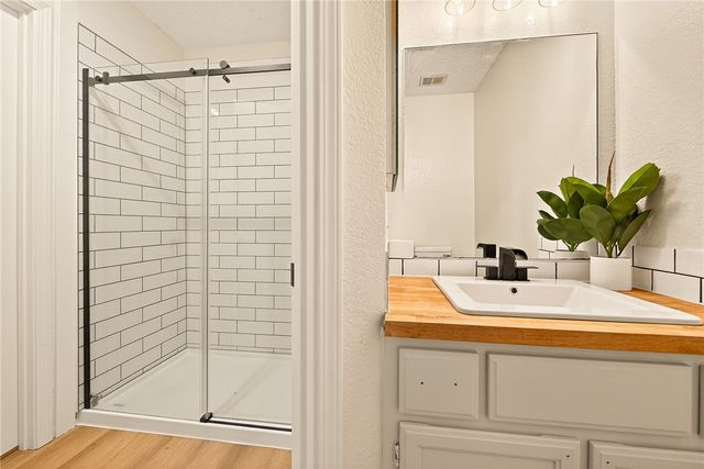 18 Eleanor Lane, Bella Vista, AR 72714