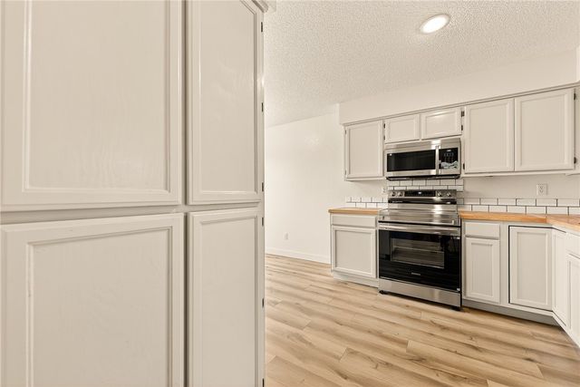 18 Eleanor Lane, Bella Vista, AR 72714