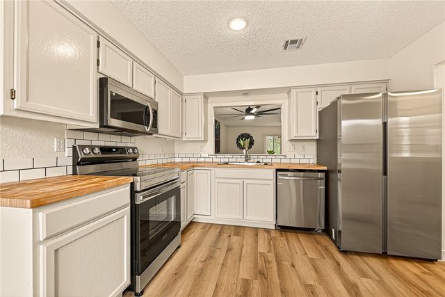 18 Eleanor Lane, Bella Vista, AR 72714