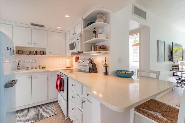301 Ocean Dr 306, Miami Beach, FL 33139