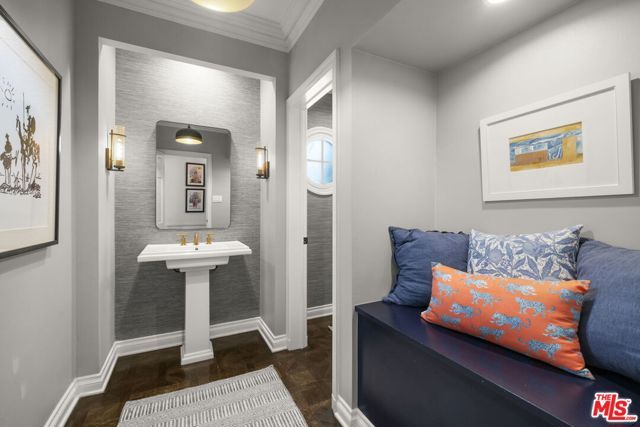 850 Birchwood Drive, Los Angeles, CA 90024