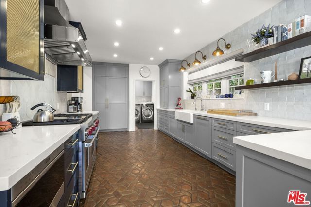 850 Birchwood Drive, Los Angeles, CA 90024