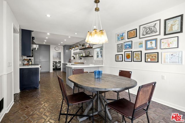 850 Birchwood Drive, Los Angeles, CA 90024