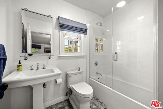 850 Birchwood Drive, Los Angeles, CA 90024