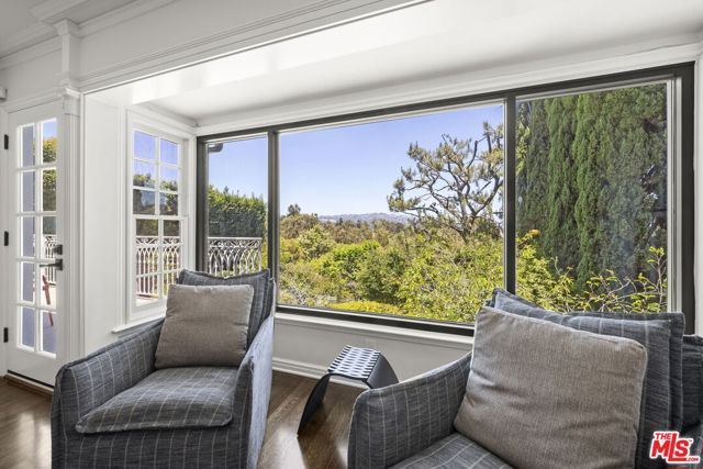 850 Birchwood Drive, Los Angeles, CA 90024