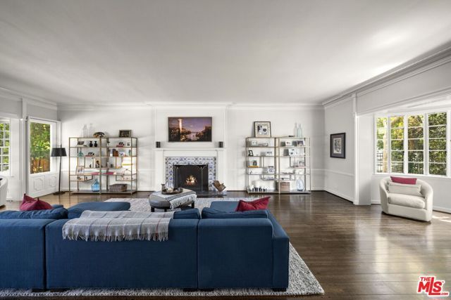 850 Birchwood Drive, Los Angeles, CA 90024