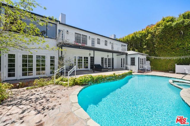 850 Birchwood Drive, Los Angeles, CA 90024