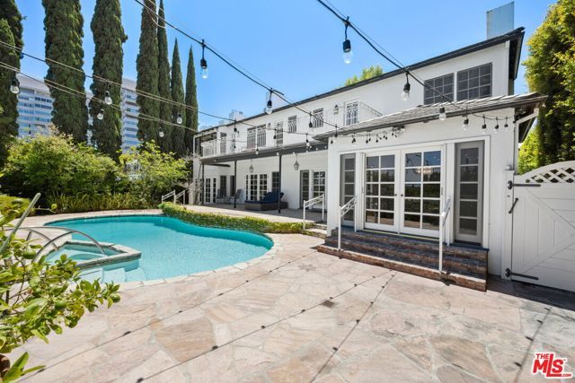 850 Birchwood Drive, Los Angeles, CA 90024