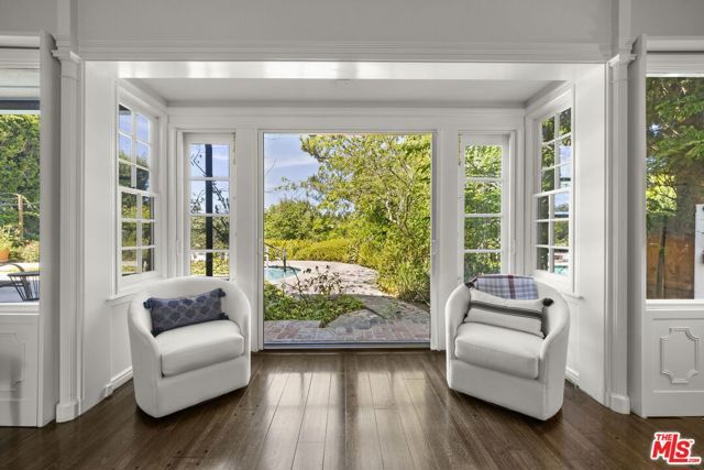 850 Birchwood Drive, Los Angeles, CA 90024