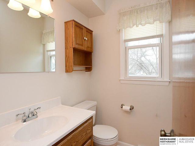 1113 Hackney Drive, Papillion, NE 68046