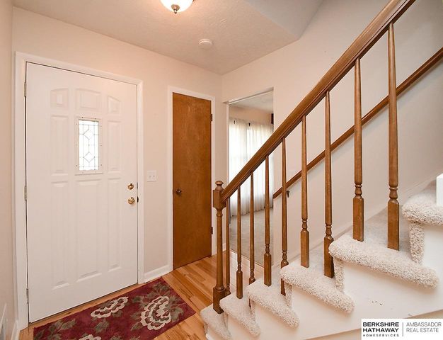 1113 Hackney Drive, Papillion, NE 68046