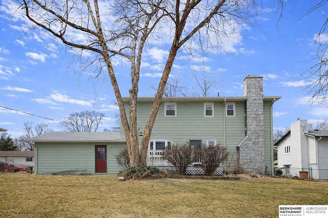 1113 Hackney Drive, Papillion, NE 68046