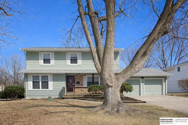 1113 Hackney Drive, Papillion, NE 68046