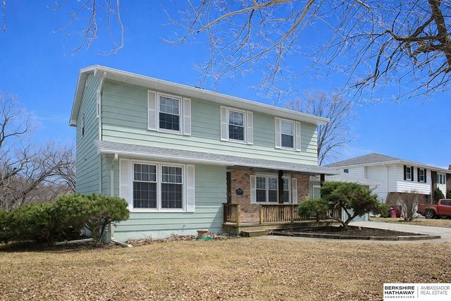 1113 Hackney Drive, Papillion, NE 68046