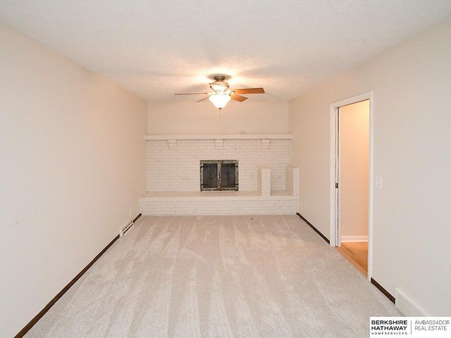 1113 Hackney Drive, Papillion, NE 68046