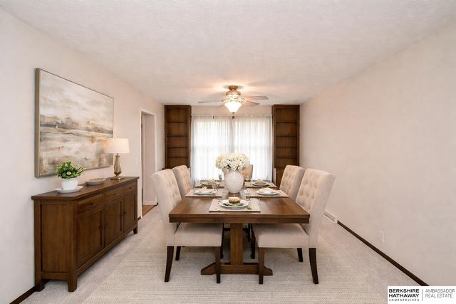 1113 Hackney Drive, Papillion, NE 68046