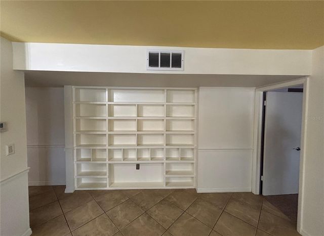 770 N VILLAGE LAKE TERRACE N 203, St Petersburg, FL 33716