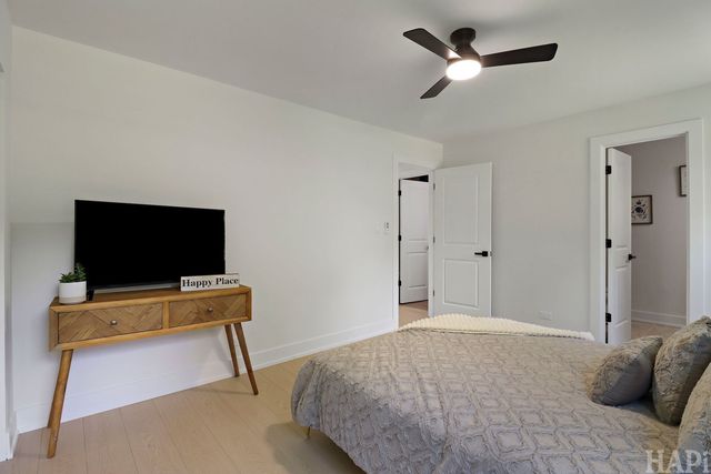 166 E Cunningham Drive, Palatine, IL 60067