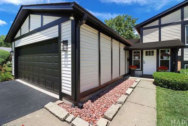 166 E Cunningham Drive, Palatine, IL 60067