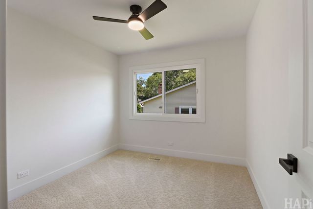 166 E Cunningham Drive, Palatine, IL 60067