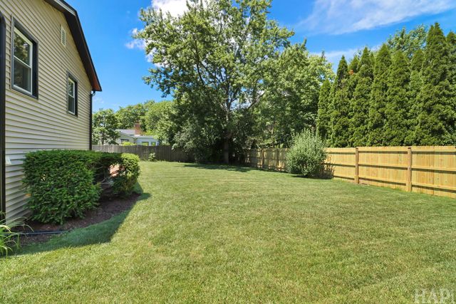 166 E Cunningham Drive, Palatine, IL 60067