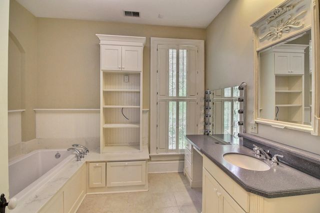 348 N ROWLETT ST, Collierville, TN 38017