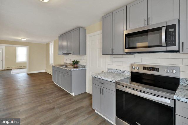 31 W WASHINGTON ST, Fleetwood, PA 19522