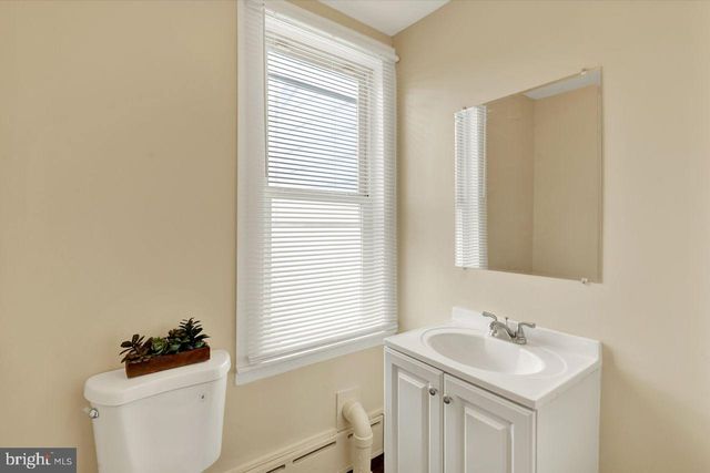 31 W WASHINGTON ST, Fleetwood, PA 19522