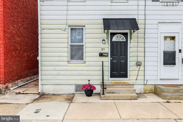 31 W WASHINGTON ST, Fleetwood, PA 19522