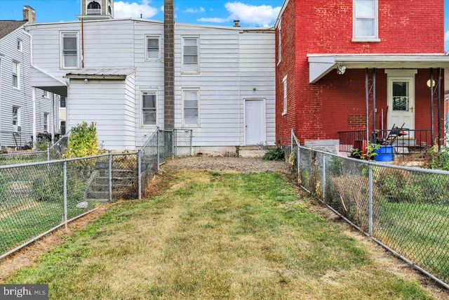 31 W WASHINGTON ST, Fleetwood, PA 19522