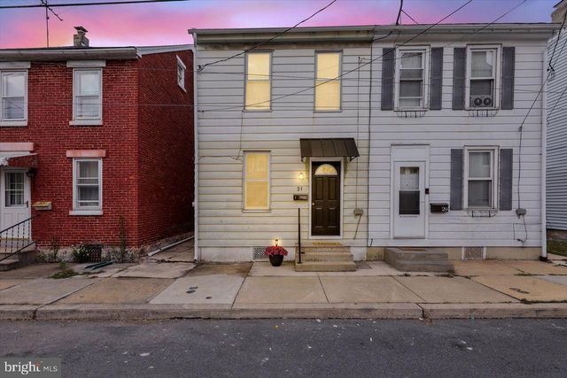 31 W WASHINGTON ST, Fleetwood, PA 19522
