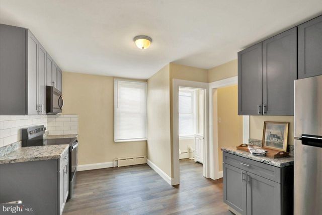 31 W WASHINGTON ST, Fleetwood, PA 19522