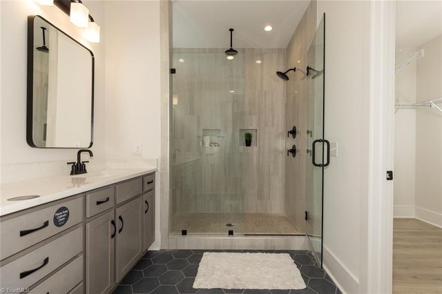 306 Park Boulevard 1029, Winston-salem, NC 27127