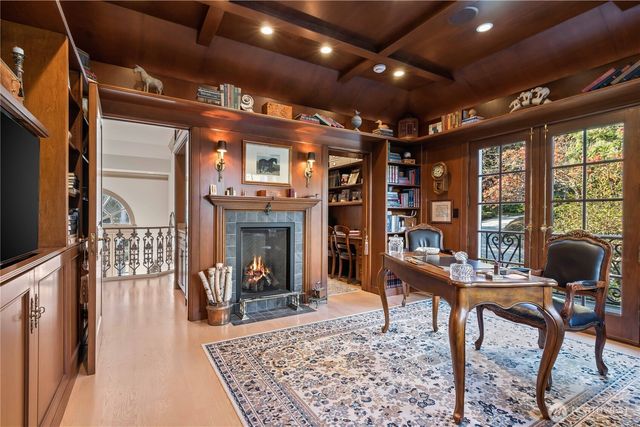 4205 SW Point Robinson Road, Vashon, WA 98070