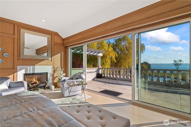 4205 SW Point Robinson Road, Vashon, WA 98070
