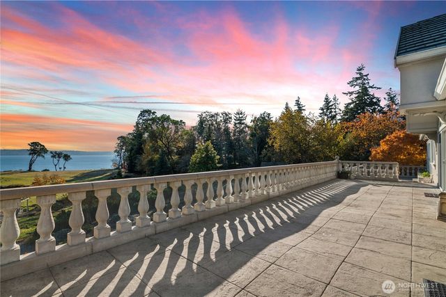 4205 SW Point Robinson Road, Vashon, WA 98070