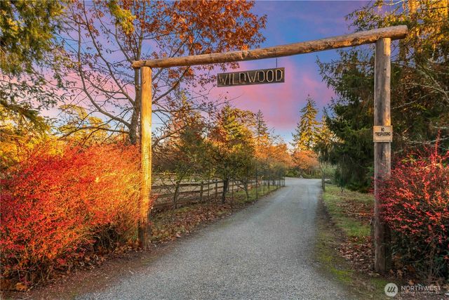 4205 SW Point Robinson Road, Vashon, WA 98070