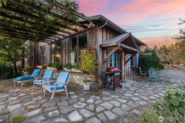 4205 SW Point Robinson Road, Vashon, WA 98070