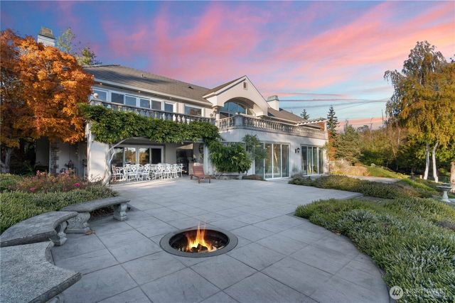 4205 SW Point Robinson Road, Vashon, WA 98070