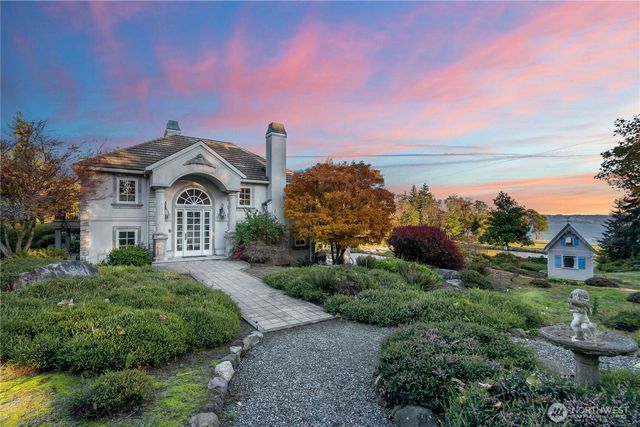 4205 SW Point Robinson Road, Vashon, WA 98070