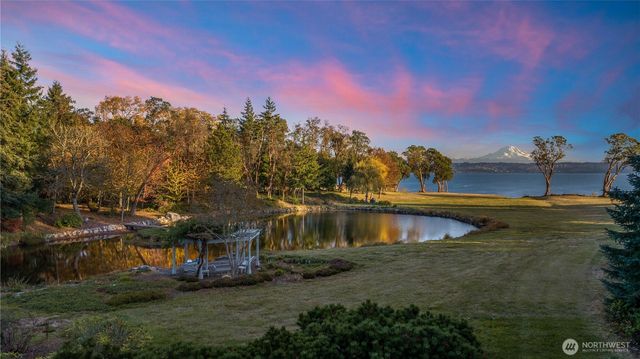 4205 SW Point Robinson Road, Vashon, WA 98070