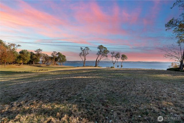 4205 SW Point Robinson Road, Vashon, WA 98070