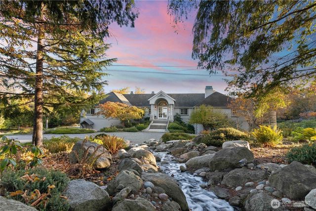 4205 SW Point Robinson Road, Vashon, WA 98070