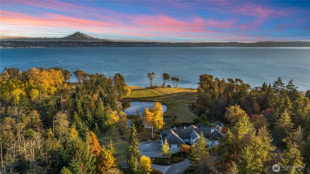 4205 SW Point Robinson Road, Vashon, WA 98070